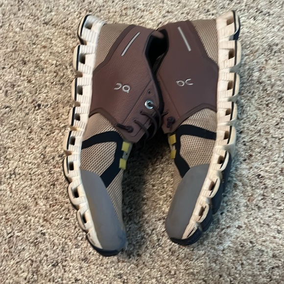 On clouds - Picture 3 of 5